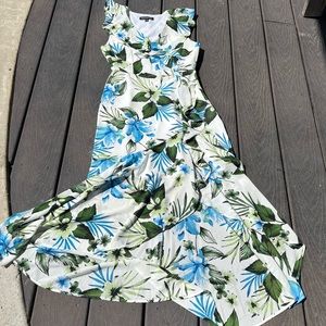 Banana republic, lined sleeveless ruffled maxi dress with Side zipper ,size 0